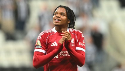 乐竞体育官方网站-首回合0-2巴黎！恩古莫哈：利物浦有信心逆转局势 很开心主场进球